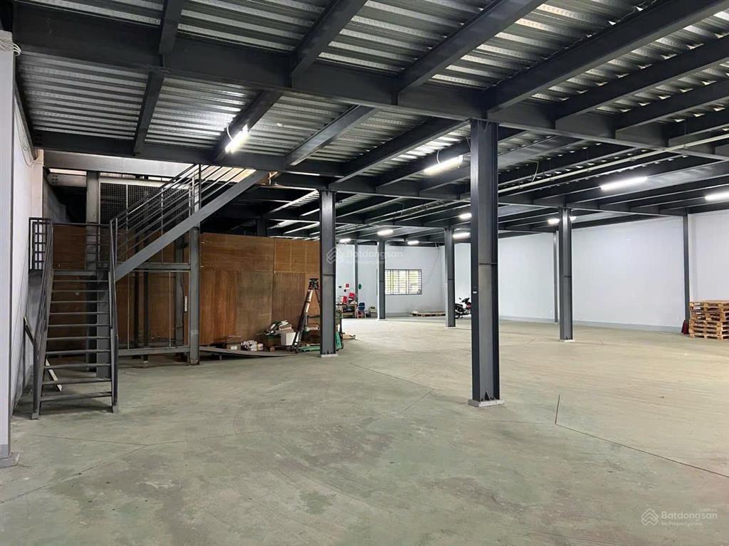Kho xưởng bãi 1.100m2 có văn phòng và có pccc, mặt tiền đường võ văn kiệt, lộ container