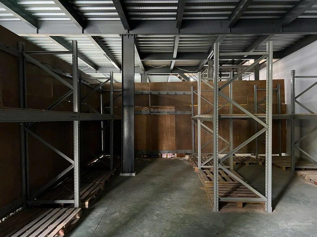 Kho xưởng bãi 1.100m2 có văn phòng và có pccc, mặt tiền đường võ văn kiệt, lộ container