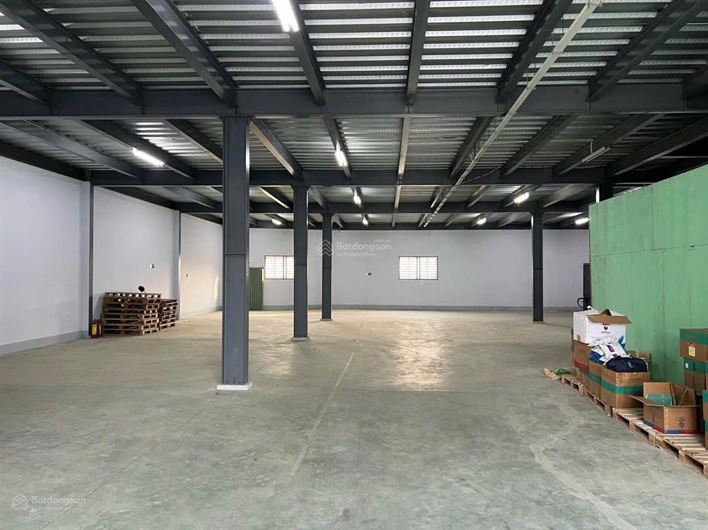 Kho xưởng bãi 1.100m2 có văn phòng và có pccc, mặt tiền đường võ văn kiệt, lộ container
