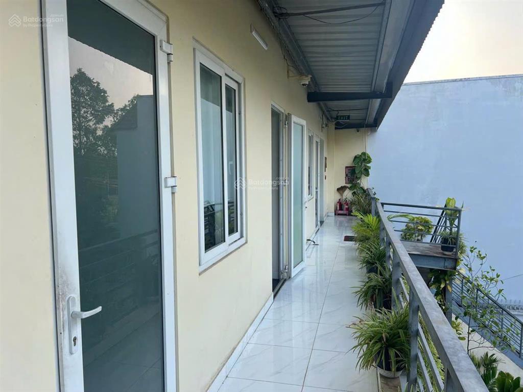 Kho xưởng bãi 1.100m2 có văn phòng và có pccc, mặt tiền đường võ văn kiệt, lộ container