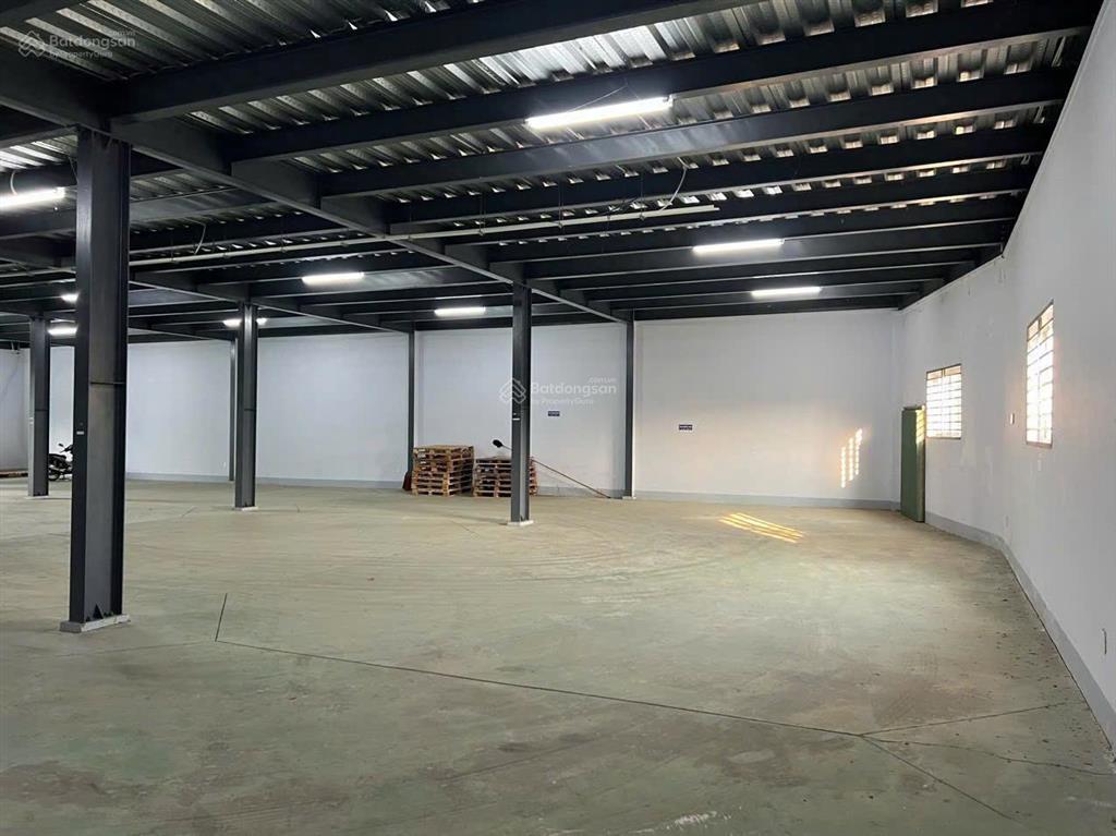 Kho xưởng bãi 1.100m2 có văn phòng và có pccc, mặt tiền đường võ văn kiệt, lộ container