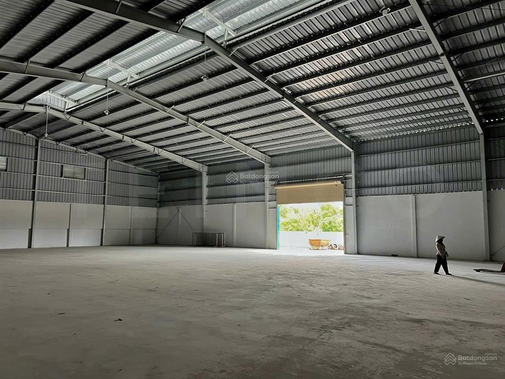 Kho xưởng 1.200 m² có pccc, mặt tiền đường quốc lộ 61c, lộ container