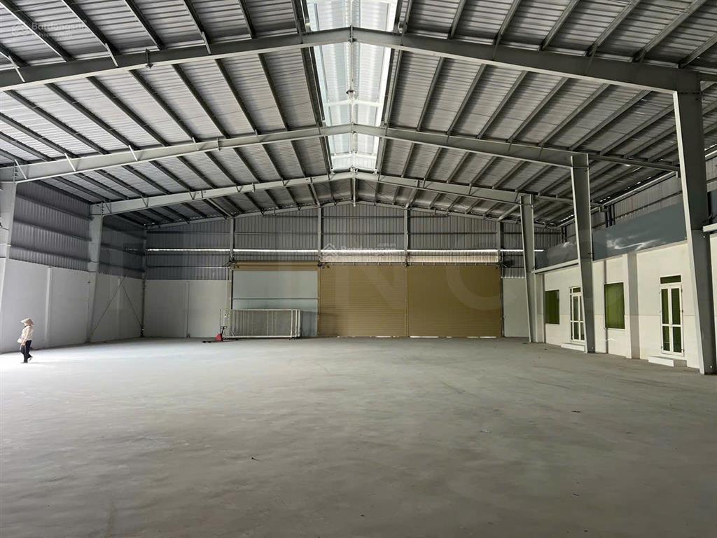 Kho xưởng 1.200 m² có pccc, mặt tiền đường quốc lộ 61c, lộ container