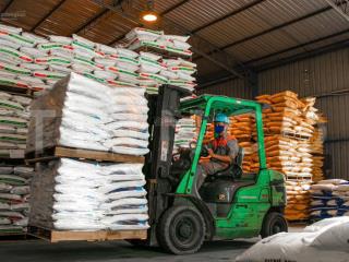 Kho xưởng 1.400 m² nhánh đường quốc lộ 91b (nguyễn văn linh), lộ container