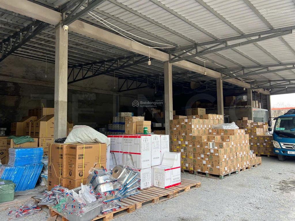 Kho xưởng bãi và văn phòng tổng diện tích 1.780 m² khu vực lê bình