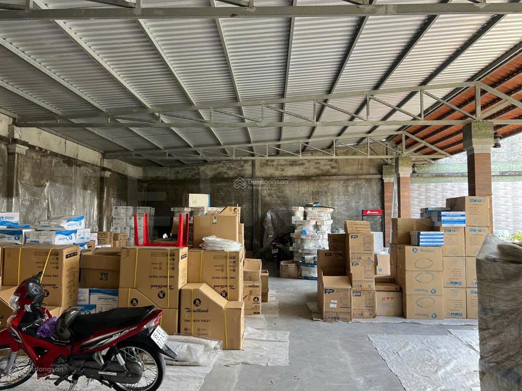 Kho xưởng bãi và văn phòng tổng diện tích 1.780 m² khu vực lê bình