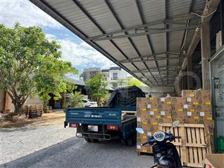 Kho xưởng bãi và văn phòng tổng diện tích 1.780 m² khu vực lê bình