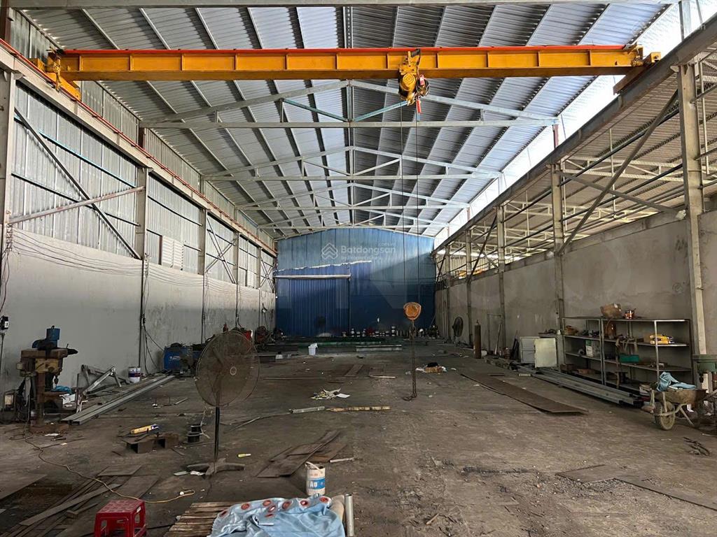 Kho xưởng bãi 600m² kho xây dựng 500m² có cẩu 3 tấn và điện 3 pha, trong kdc ngân thuận