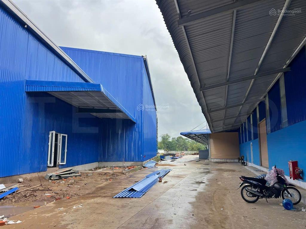 Bán kho xưởng bãi đất 20.380 m² diện tích kho xây dựng 9.200 m² mặt tiền đường quốc lộ 61c