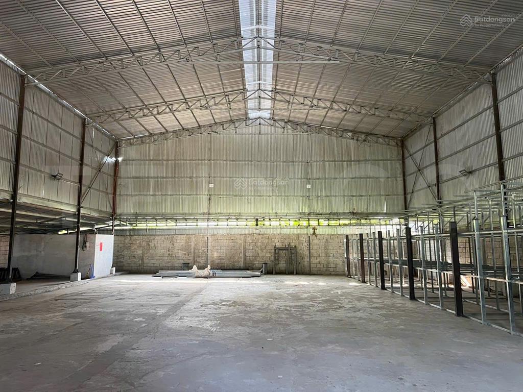 Kho xưởng bãi 800 m² kho xây dựng 520 m² có điện 3 pha, có hệ thống báo cháy