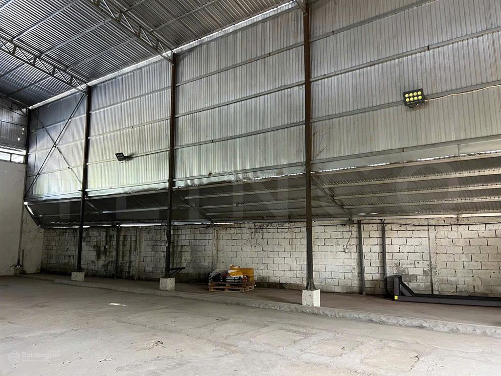 Kho xưởng bãi 800 m² kho xây dựng 520 m² có điện 3 pha, có hệ thống báo cháy