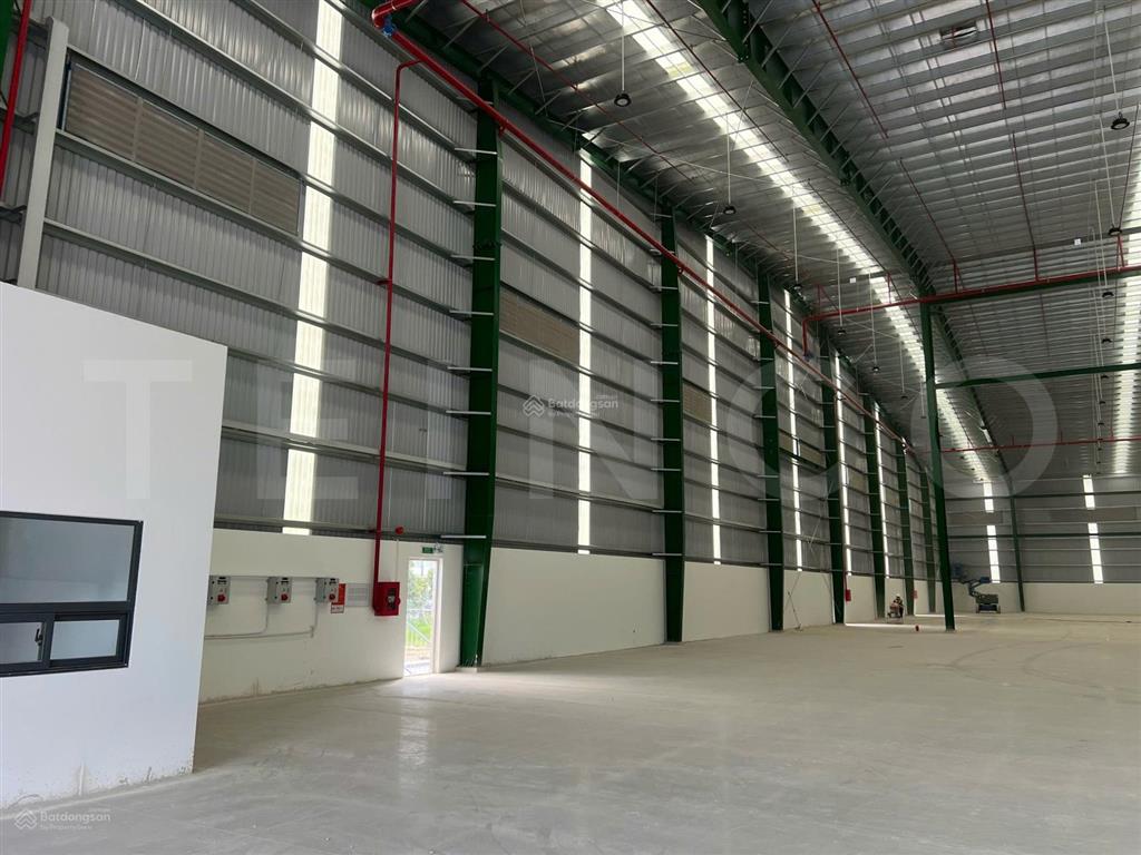 Kho xưởng 5.000 m² trong khu công nghiệp cần thơ, có pccc tự động, điện 3 pha, có nhiều cửa dock