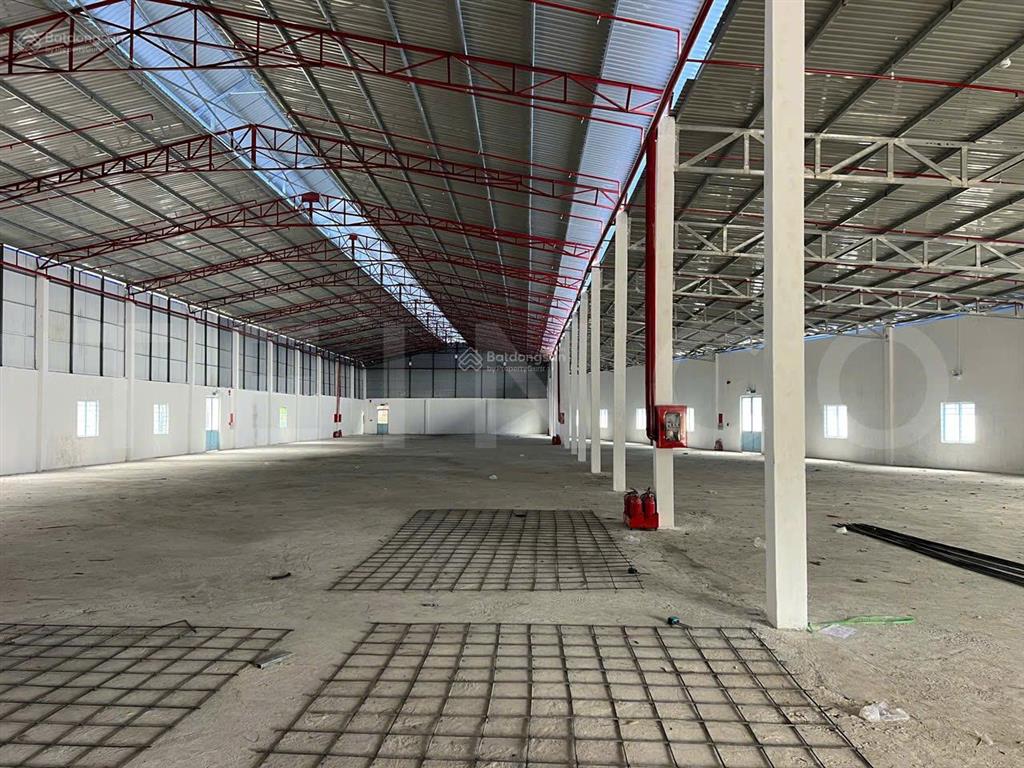Kho xưởng 2.200 m² đất skc có pccc tự động và trạm điện 3 pha, trong cụm kho đường quốc lộ 1a