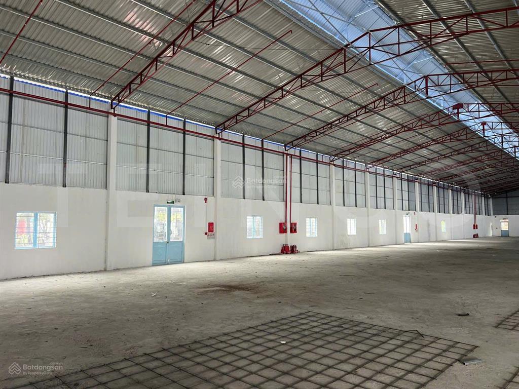 Kho xưởng 2.200 m² đất skc có pccc tự động và trạm điện 3 pha, trong cụm kho đường quốc lộ 1a