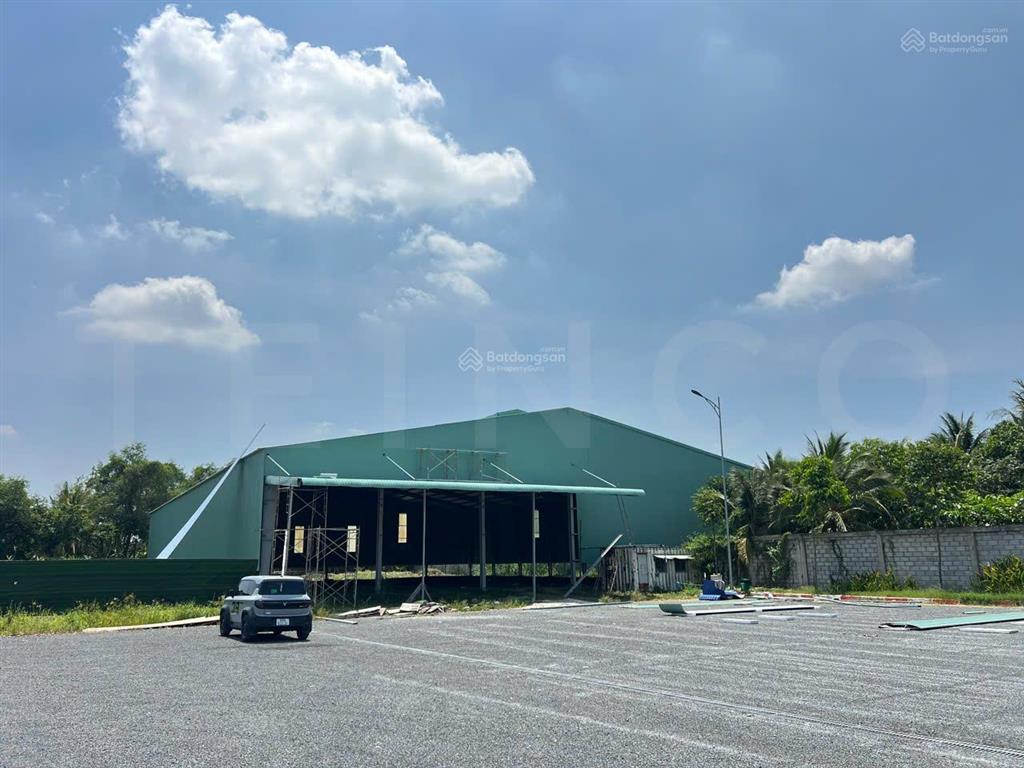Kho xưởng 1.800 m² có pccc tự động và điện 3 pha, trong cụm kho đường quốc lộ 1a, lộ container