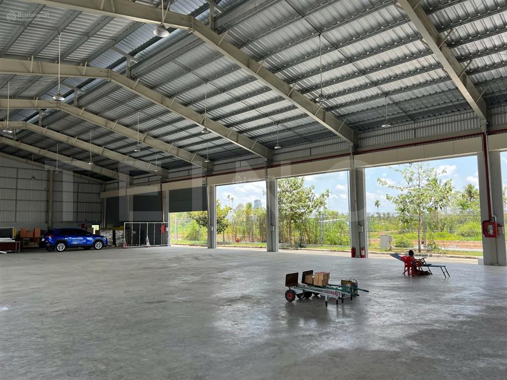 Kho xưởng 924 m² có pccc và điện 3 pha, trong bến xe mới cần thơ, đường quốc lộ 1a, đất skc