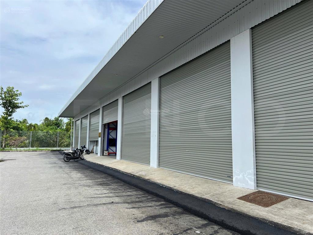 Kho xưởng 924 m² có pccc và điện 3 pha, trong bến xe mới cần thơ, đường quốc lộ 1a, đất skc
