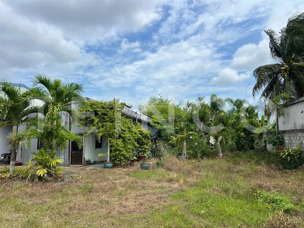 Kho xưởng bãi 1.700 m² kho xây dựng 375 m² có văn phòng, có trạm điện 3 pha, đất skc, lộ container