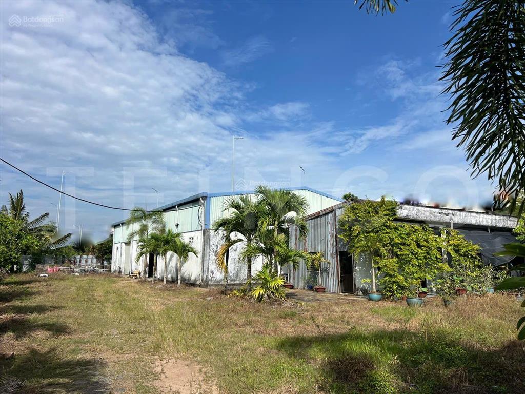 Kho xưởng bãi 1.700 m² kho xây dựng 375 m² có văn phòng, có trạm điện 3 pha, đất skc, lộ container