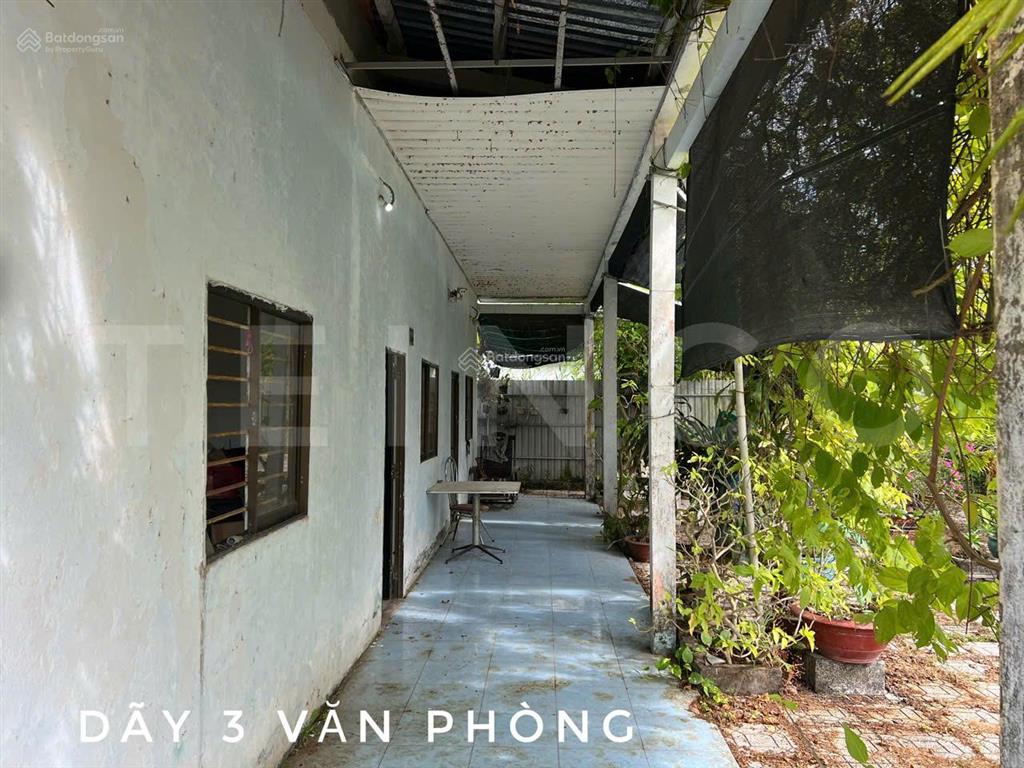 Kho xưởng bãi 1.700 m² kho xây dựng 375 m² có văn phòng, có trạm điện 3 pha, đất skc, lộ container