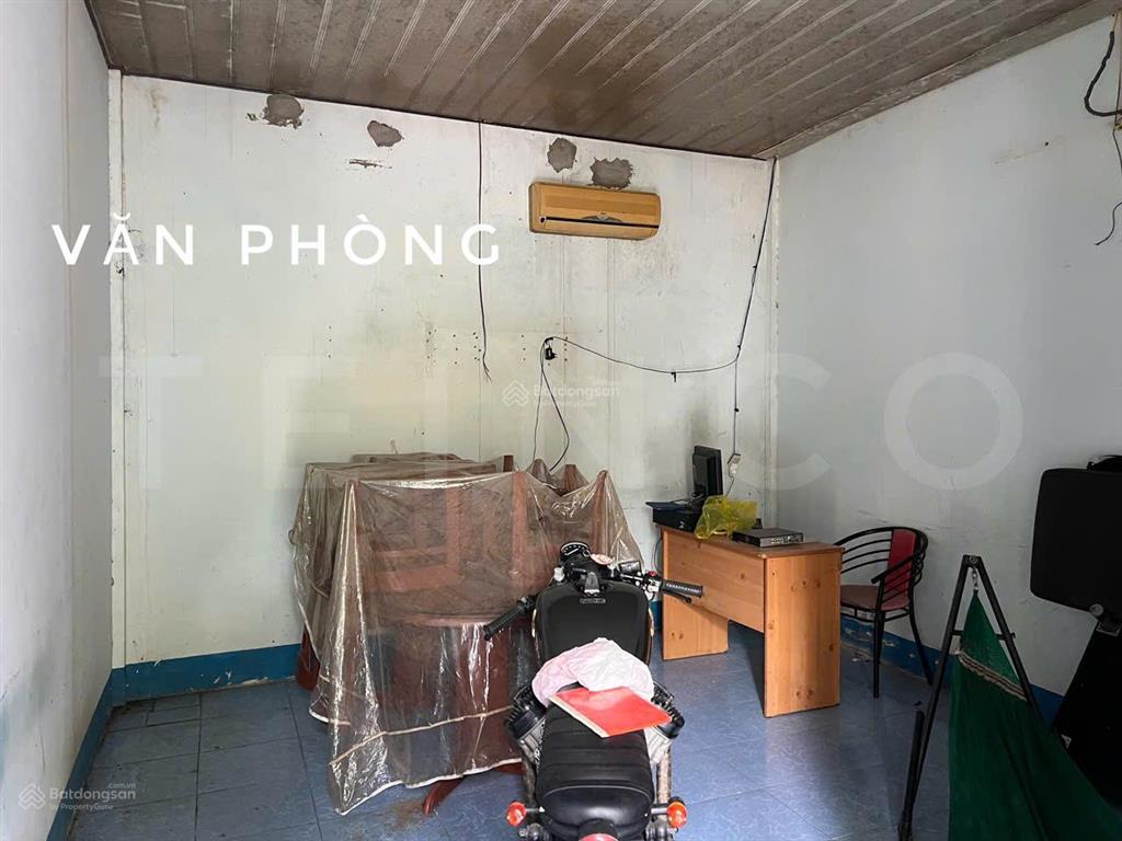 Kho xưởng bãi 1.700 m² kho xây dựng 375 m² có văn phòng, có trạm điện 3 pha, đất skc, lộ container