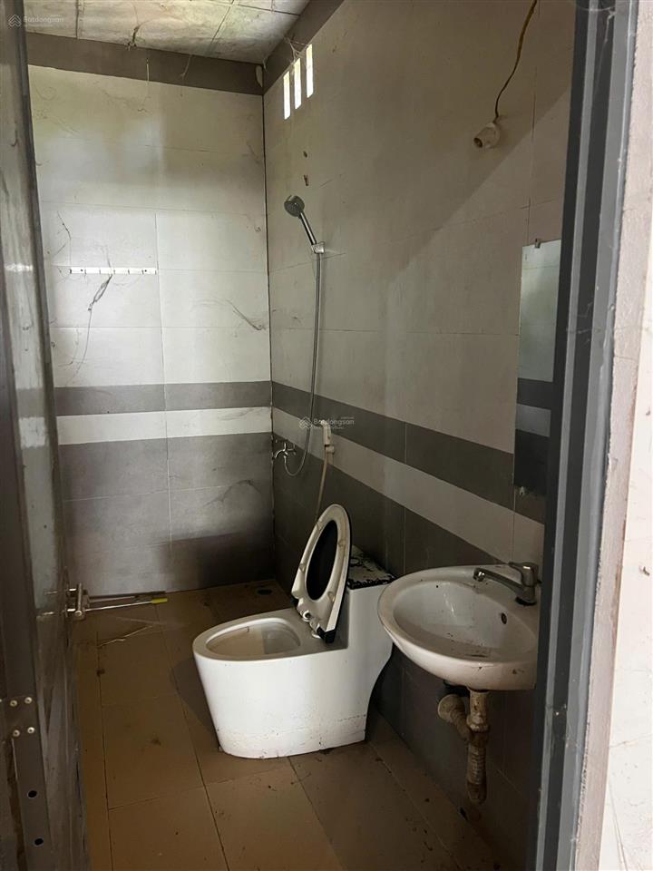 Kho xưởng 1.500 m² đất skc, có pccc tự động, mặt tiền đường tỉnh đt 925 mặt sau giáp sông