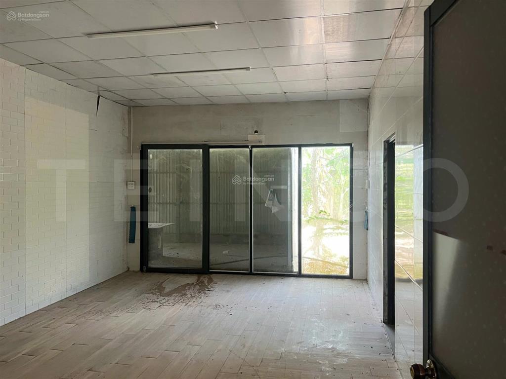 Kho xưởng 1.500 m² đất skc, có pccc tự động, mặt tiền đường tỉnh đt 925 mặt sau giáp sông