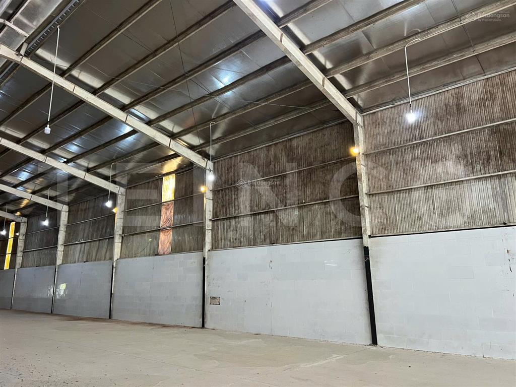 Kho xưởng 1.500 m² đất skc, có pccc tự động, mặt tiền đường tỉnh đt 925 mặt sau giáp sông