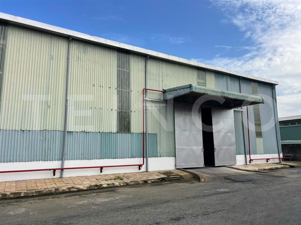 Kho xưởng bãi 7.220 m² kho xây dựng 3.920 m² bãi rộng 3.300 m², có pccc và điện 3 pha, kcn trà nóc