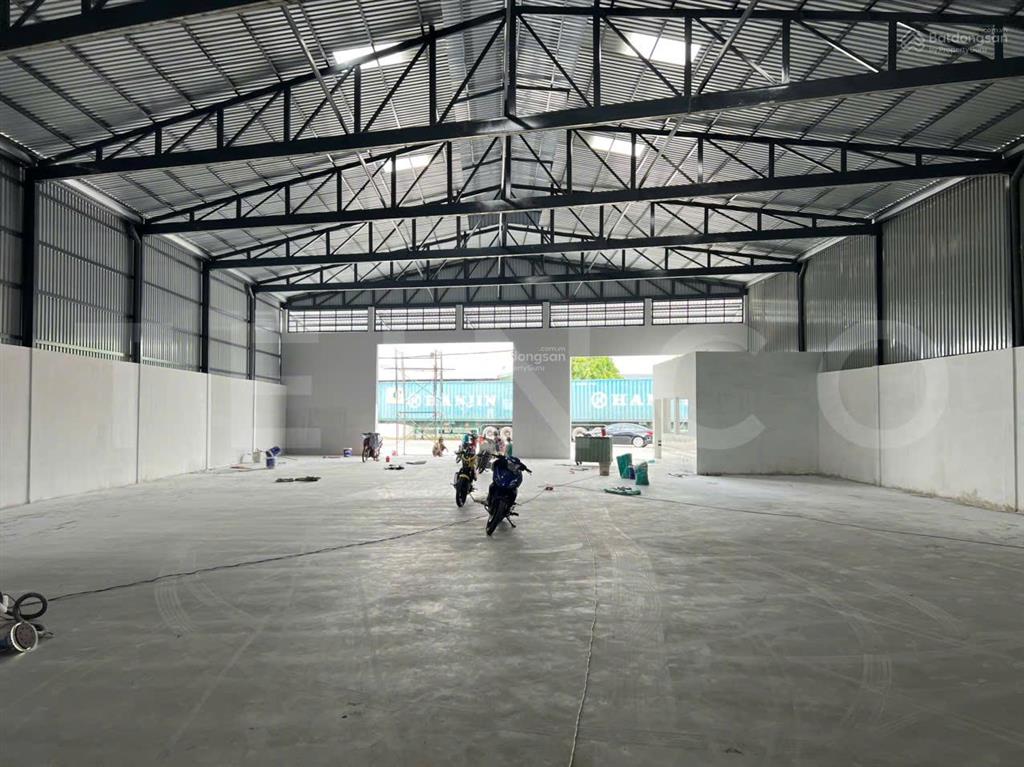 Kho xưởng bãi 850 m² kho xây dựng 700 m² mặt tiền đường quốc lộ 91b (nguyễn văn linh), container