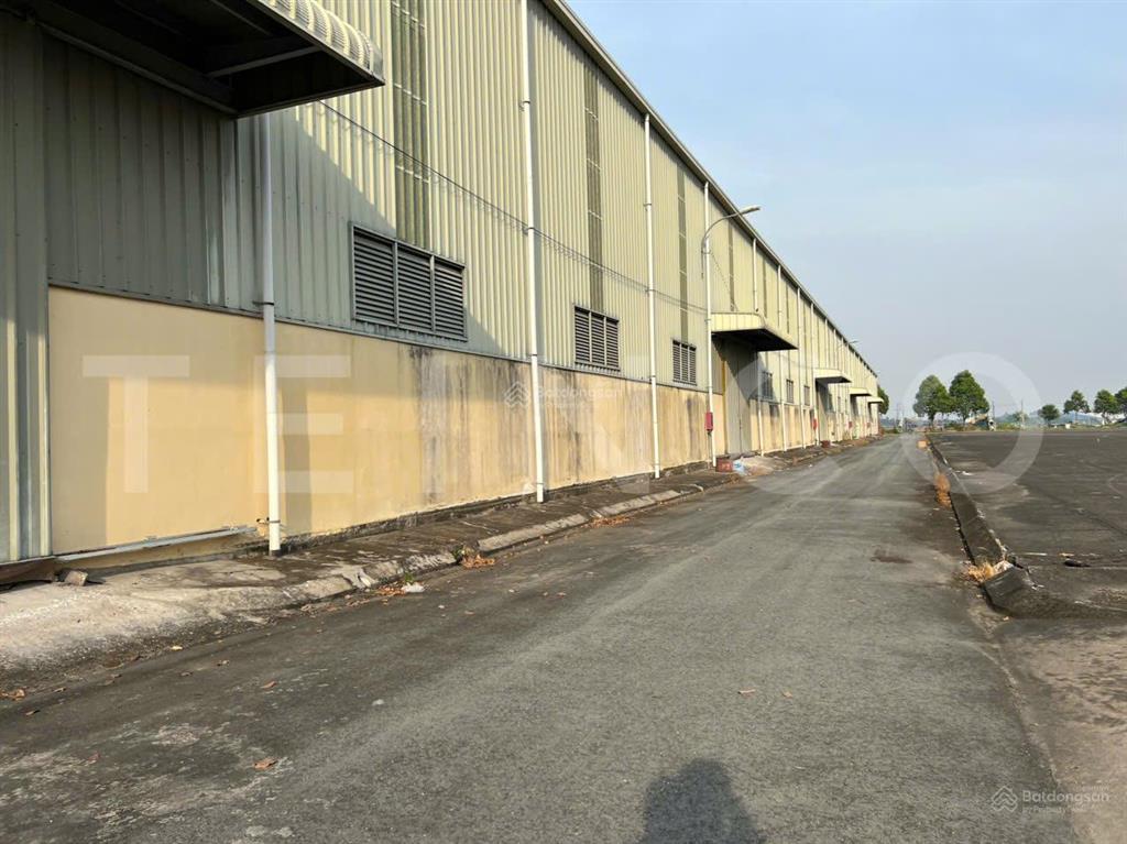 Kho xưởng 6.700 m2 có pccc và trạm điện 3 pha, đường quốc lộ 91, lộ container, có cầu cảng bến thuỷ