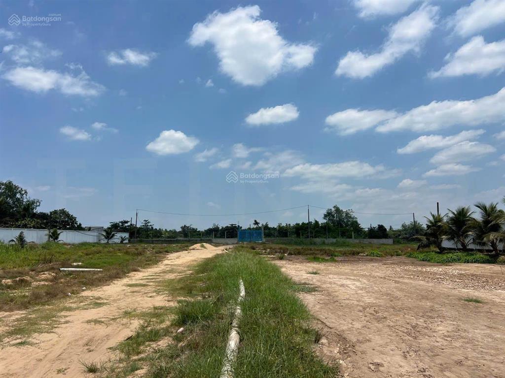 Bán 16.000 m² đất có mặt tiền giáp sông 2.000 tấn và lộ container, mặt tiền đường tỉnh dt 927c