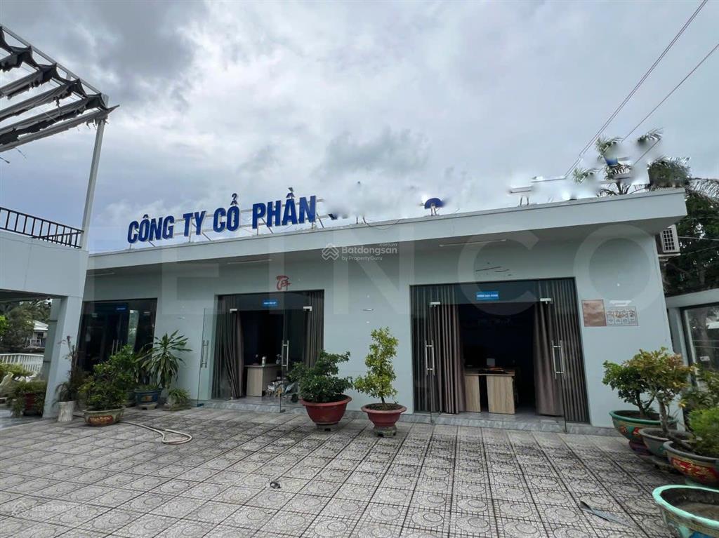 Cho thuê mặt bằng mô hình công ty view sông rộng gần 500 m² đường lê hồng nhi