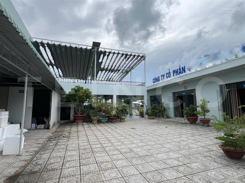 Cho thuê mặt bằng mô hình công ty view sông rộng gần 500 m² đường lê hồng nhi