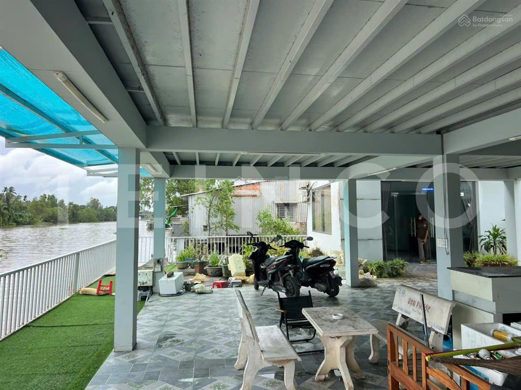 Cho thuê mặt bằng mô hình công ty view sông rộng gần 500 m² đường lê hồng nhi