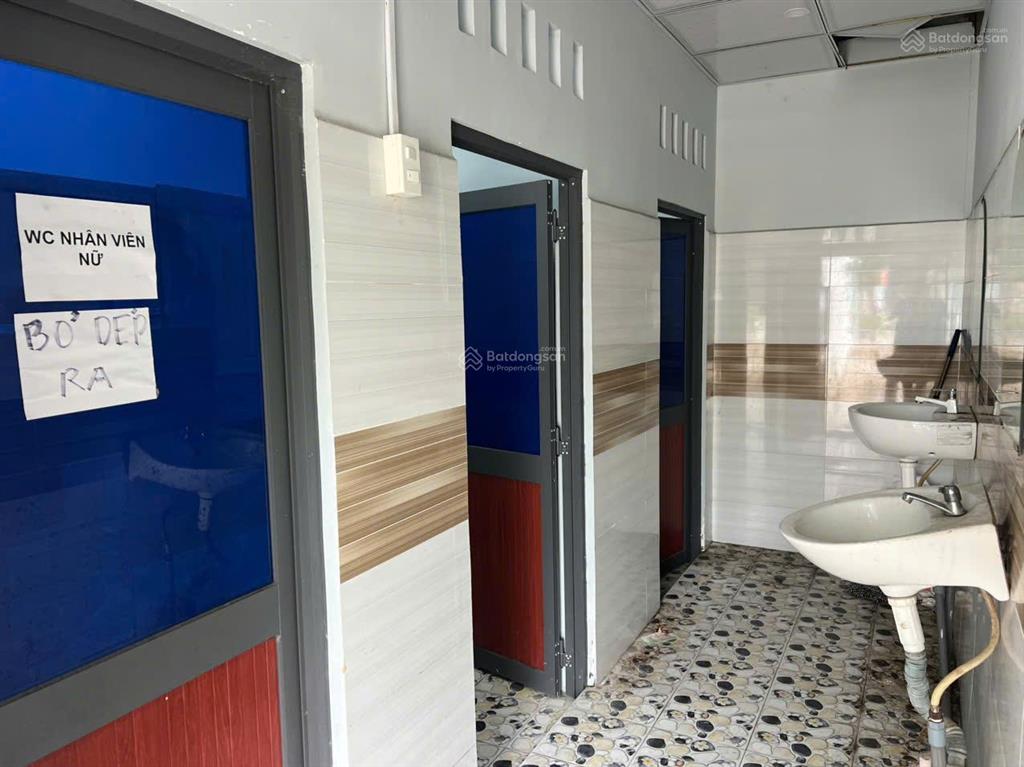 Cho thuê mặt bằng mô hình công ty view sông rộng gần 500 m² đường lê hồng nhi