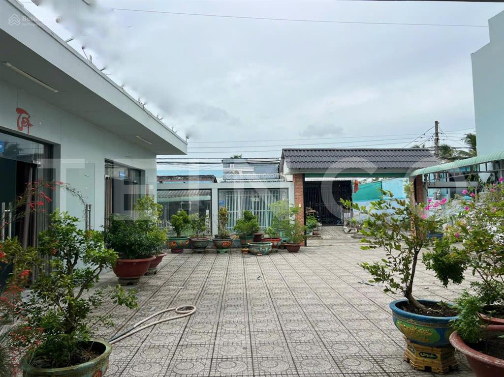 Cho thuê mặt bằng mô hình công ty view sông rộng gần 500 m² đường lê hồng nhi