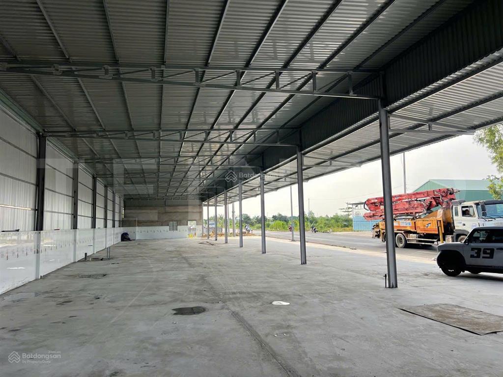 Kho xưởng bãi 2.470 m² kho xây dựng 1.430 m² mặt tiền ngang 130m đường quốc lộ 91b, lộ container