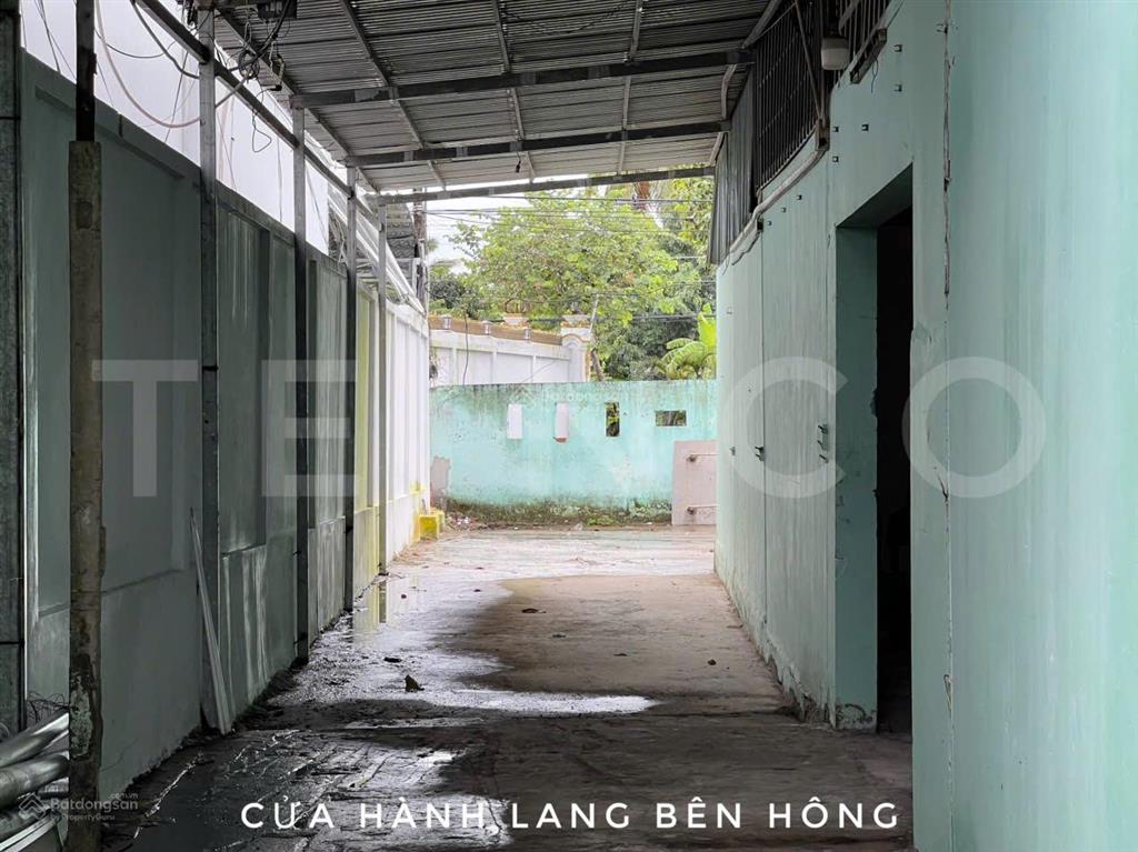 Kho xưởng bãi 1.100 m² kho xây dựng 650 m² đất chuyên dùng, có điện 3 pha, đường quốc lộ 1a