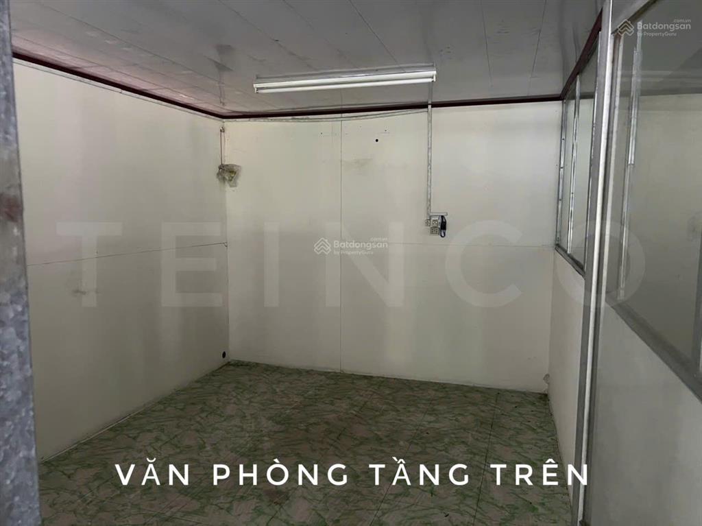 Kho xưởng bãi 1.100 m² kho xây dựng 650 m² đất chuyên dùng, có điện 3 pha, đường quốc lộ 1a