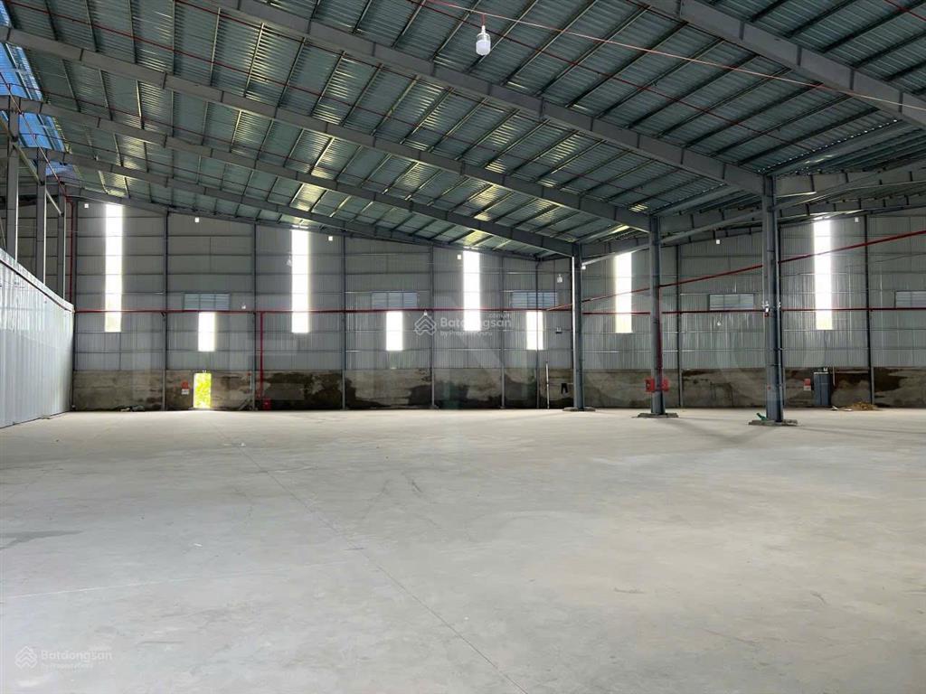 Kho xưởng bãi 2.200 m² có pccc tự động và điện 3 pha, mặt tiền đường quốc lộ 61c, lộ container