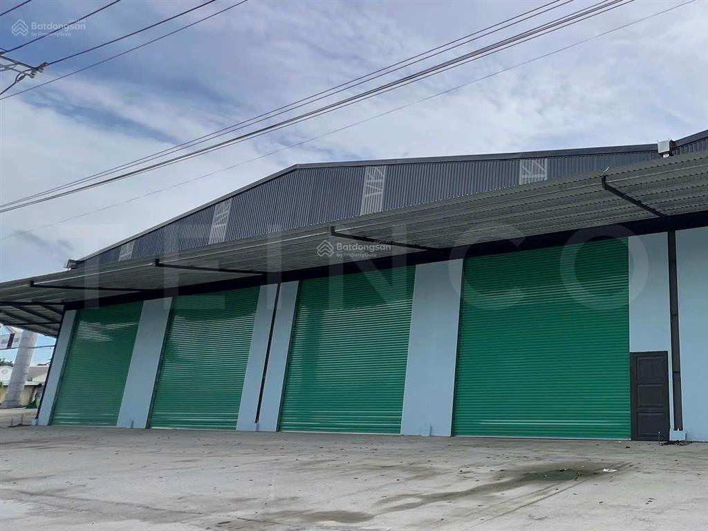 Kho xưởng bãi 2.000 m² kho xây dựng 1.700 m² có pccc, đất skc, mặt tiền ngang 32,5m