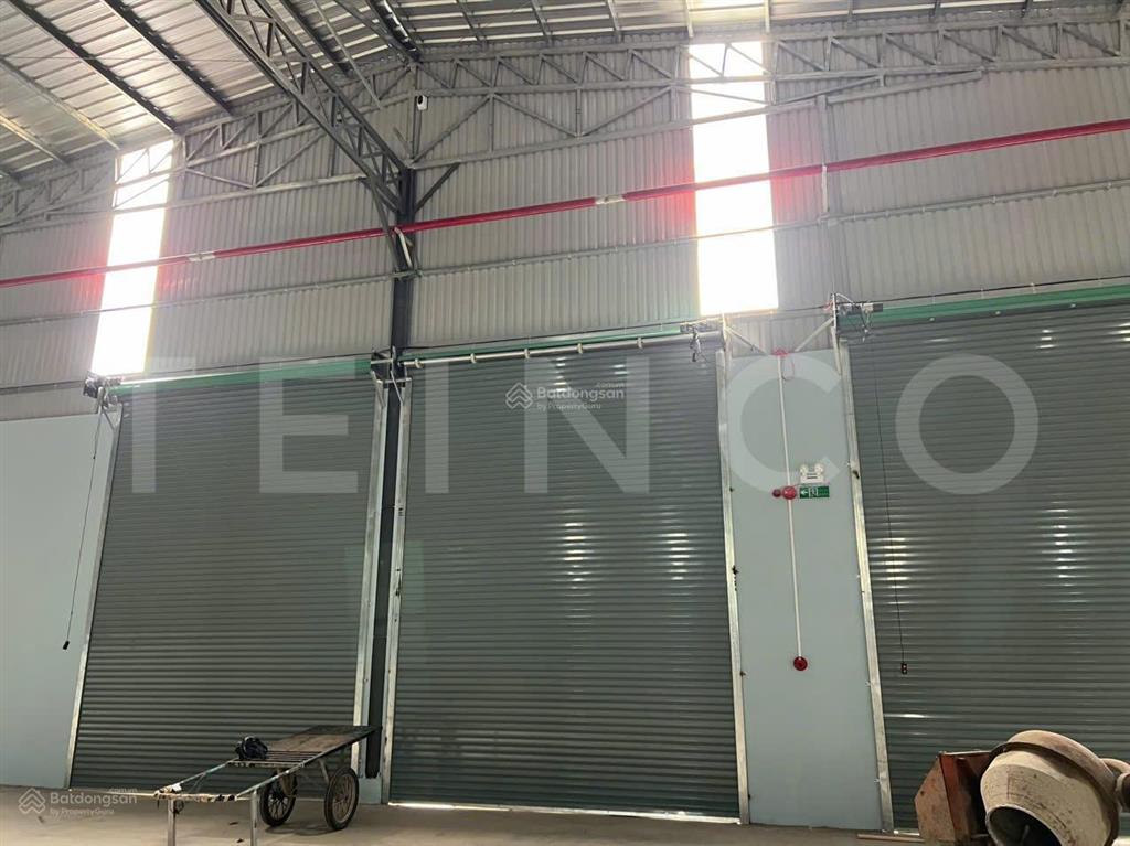 Kho xưởng bãi 2.000 m² kho xây dựng 1.700 m² có pccc, đất skc, mặt tiền ngang 32,5m