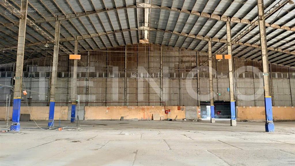 Kho xưởng và văn phòng 9.000 m² có pccc và trạm điện, đường lộ container và mặt tiền sau giáp sông