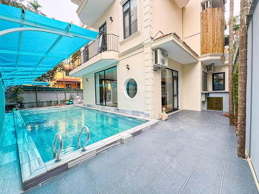Cho thuê nhà 5 phòng ngủ rộng, có sân vườn, bể bơi tại tây hồ