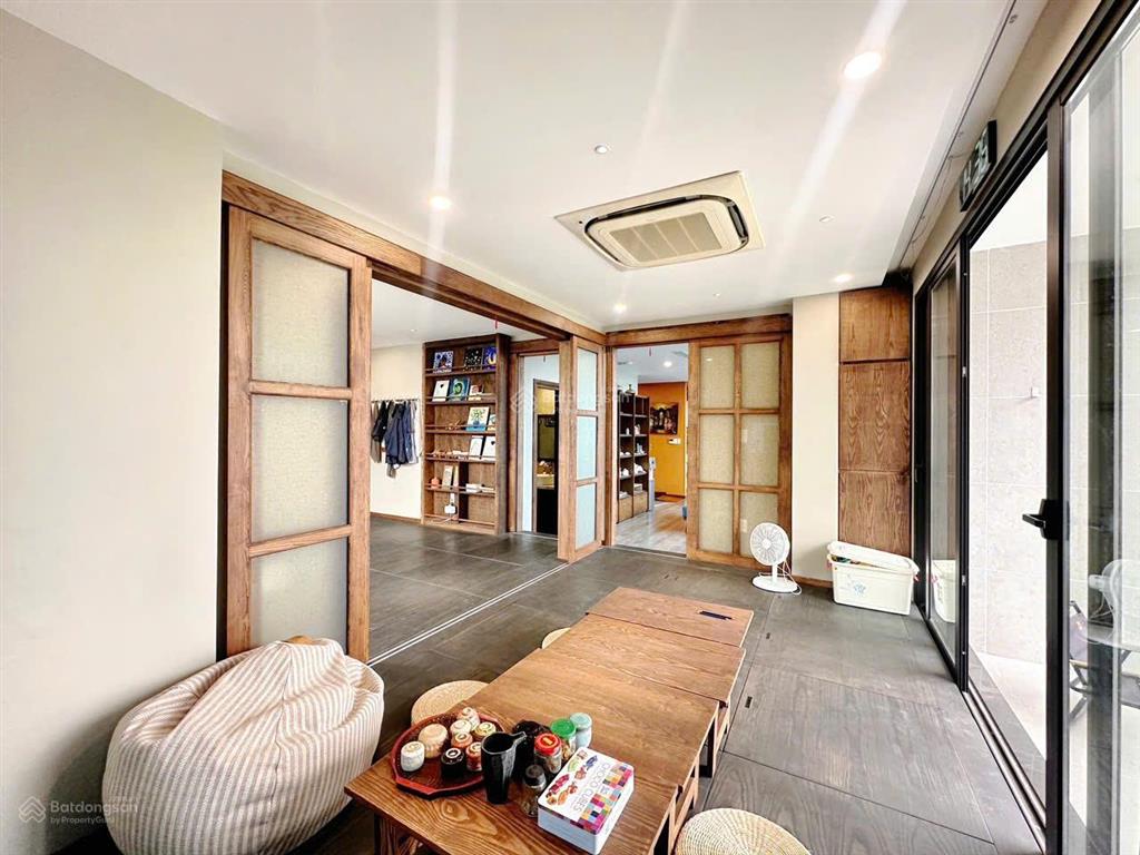 Cho thuê căn hộ 3 phòng ngủ cao cấp view thoáng tại pentstudio