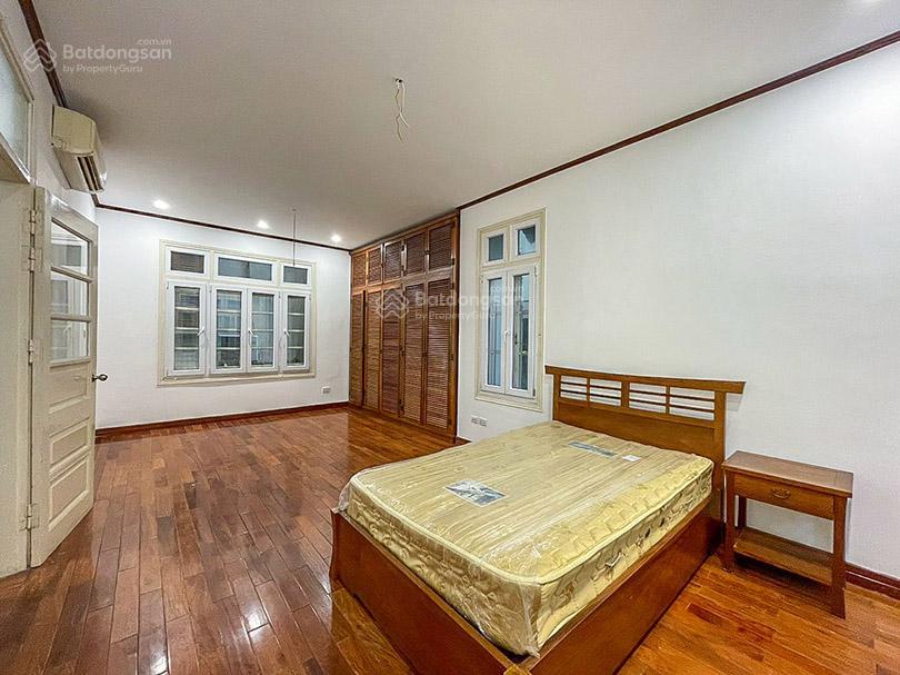 Cho thuê biệt thự 5 phòng ngủ rộng, giá tốt tại tây hồ