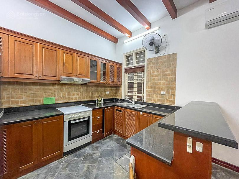 Cho thuê biệt thự 5 phòng ngủ rộng, giá tốt tại tây hồ