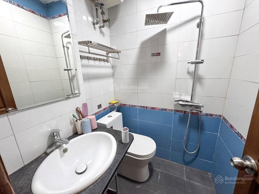 Cho thuê nhà 6 tầng, 7 phòng ngủ, diện tích 70m² tại âu cơ, tây hồ