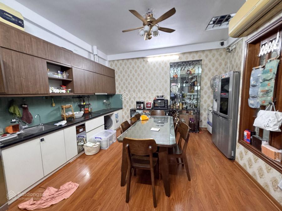 Cho thuê nhà 6 tầng, 7 phòng ngủ, diện tích 70m² tại âu cơ, tây hồ